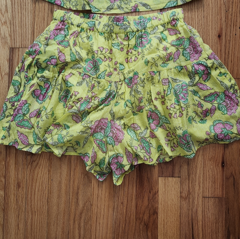 Sundry French Twist West Coast Style Ruffled Shorts Women's Size M